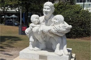 Steve Irwin statue
